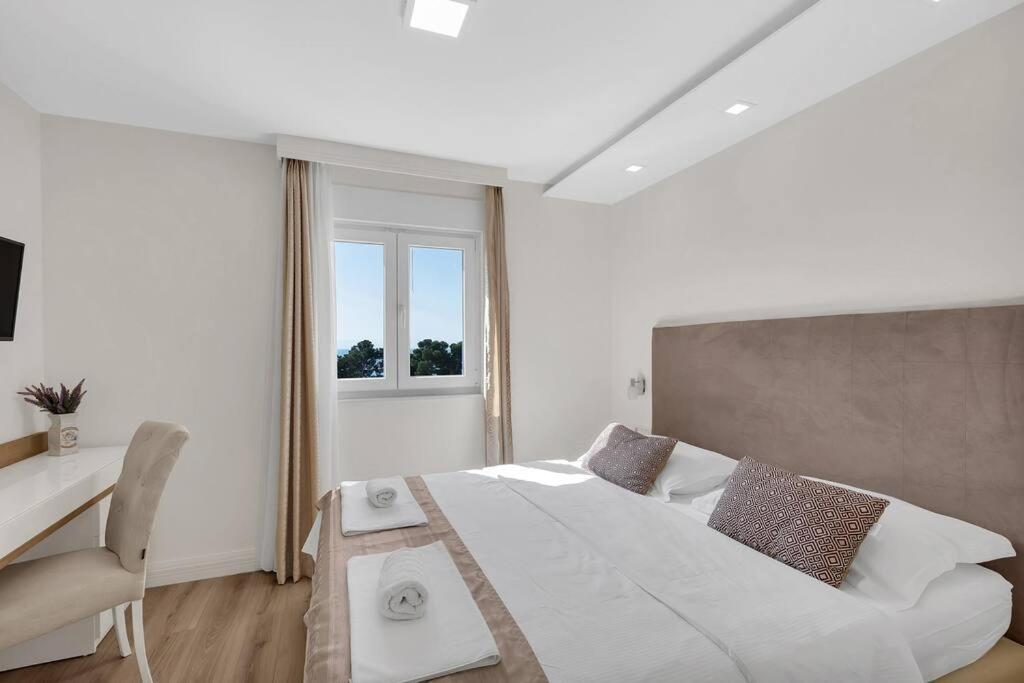 Apartment Hrvoje -Nur 50M Bis Zum Meer - Makarska Exklusiv بروماجنا المظهر الخارجي الصورة